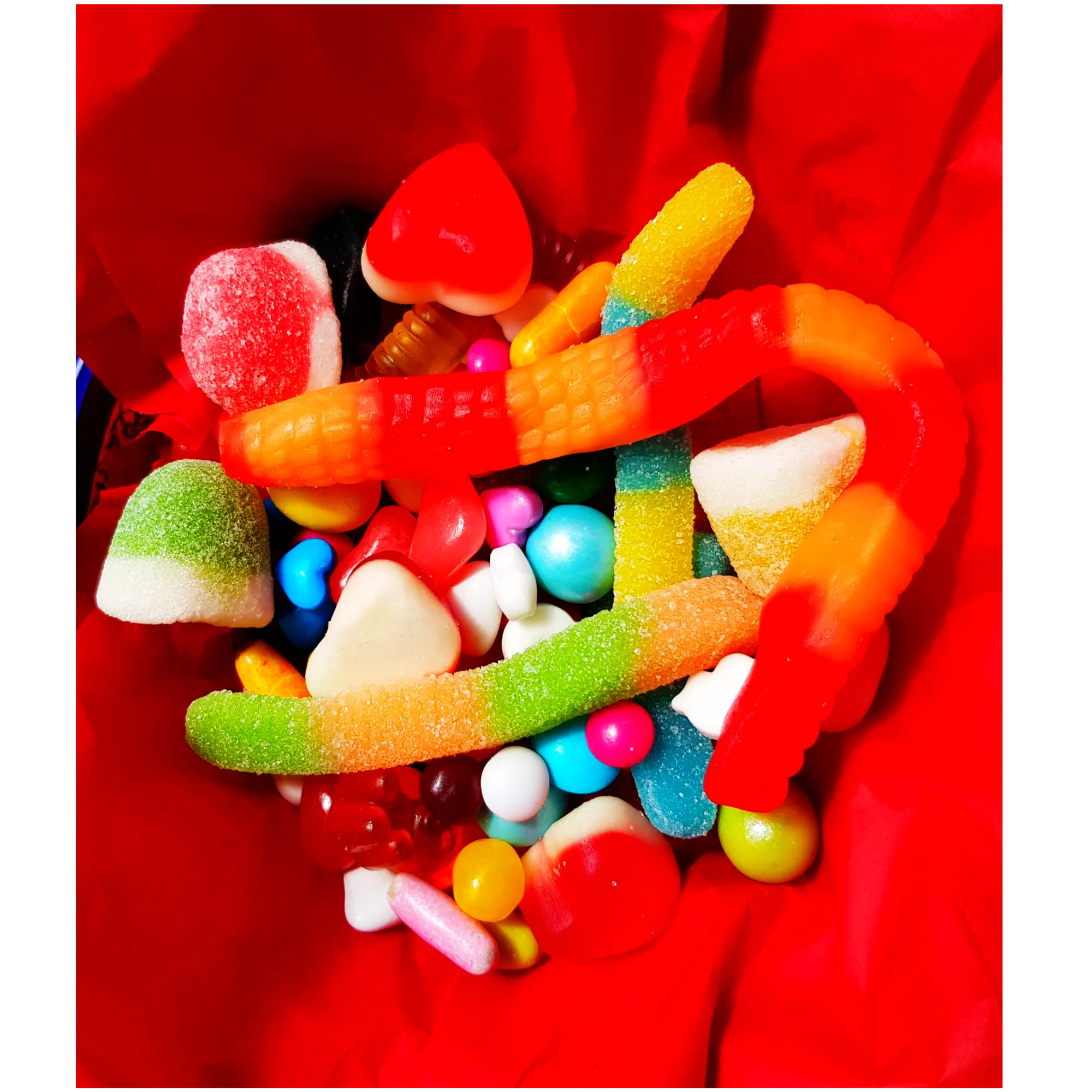 Bluenoemi Personalised Pick and Mix Box of Candies and Sweets | Gift for Children! Gift For Her | Gift For Mom| Gift For Sister. 0.5 kg box