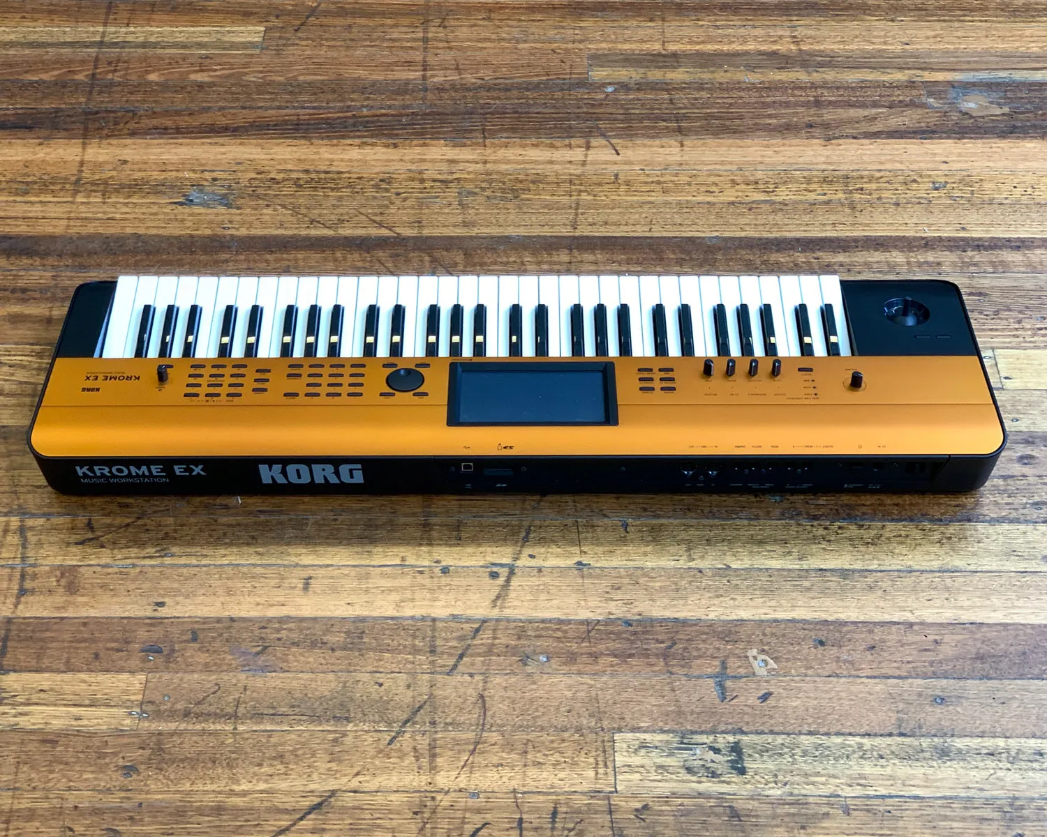 KORG Krome EX 61-Key Music Workstation w/ Soft Case - Ltd. Edition Copper 🧡