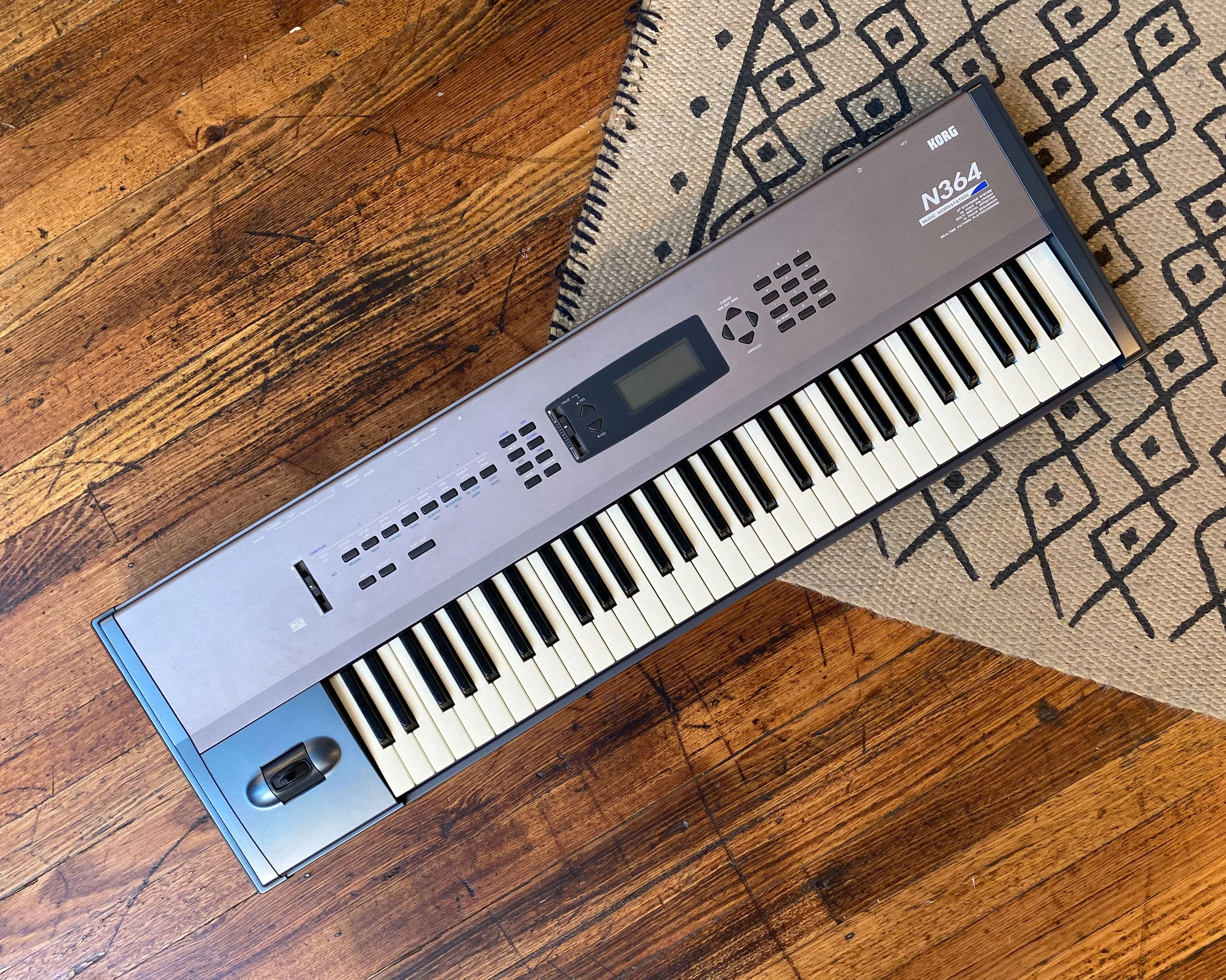 Korg N364 Workstation