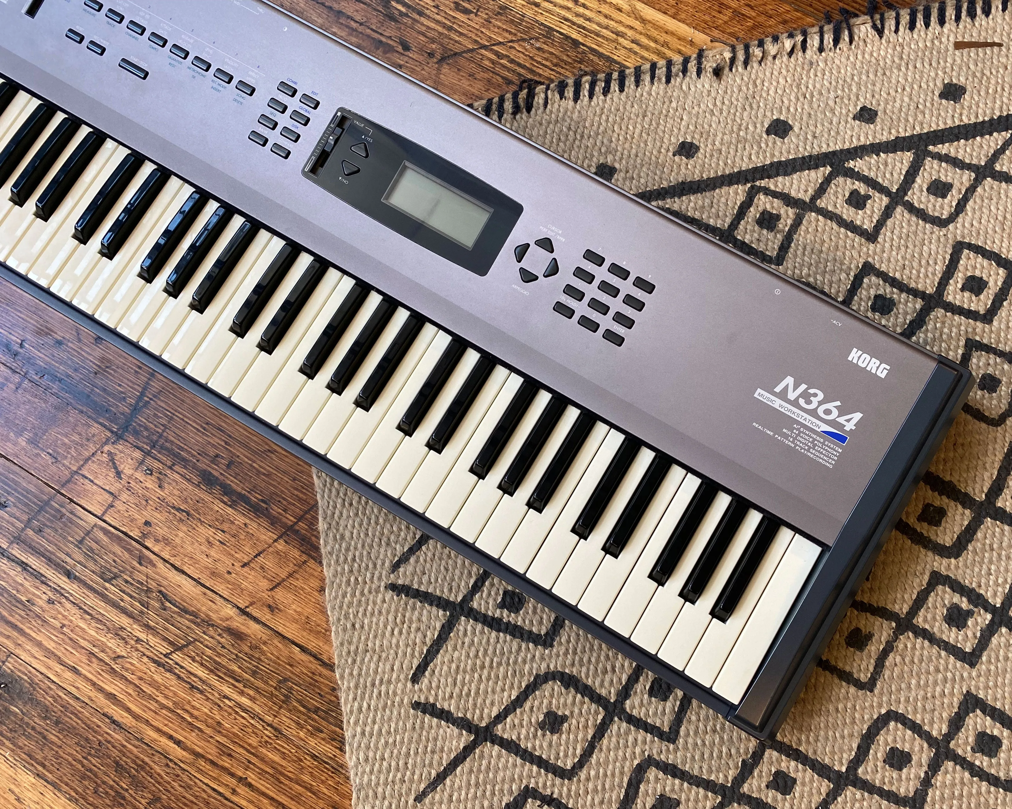 Korg N364 Workstation
