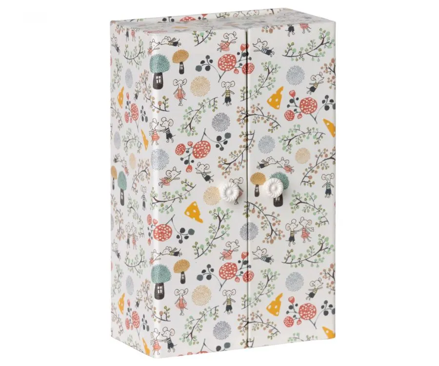 Wedding mice couple in box