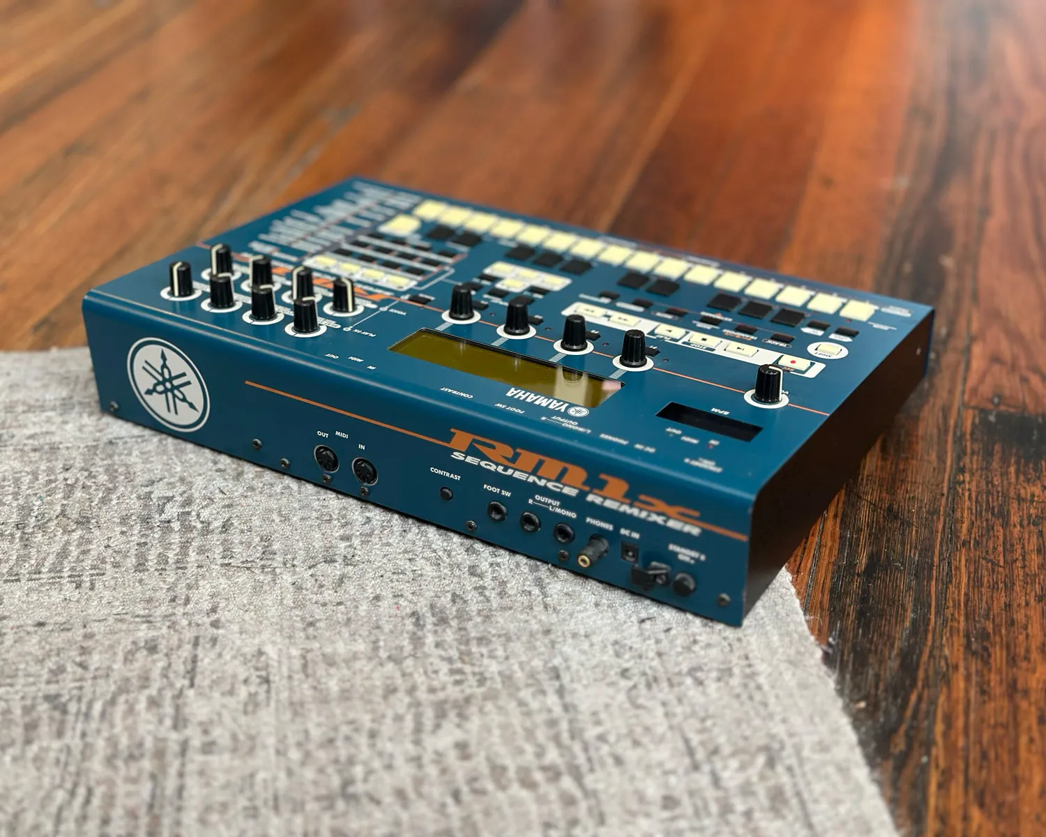 YAMAHA RM1x Sequence Remixer
