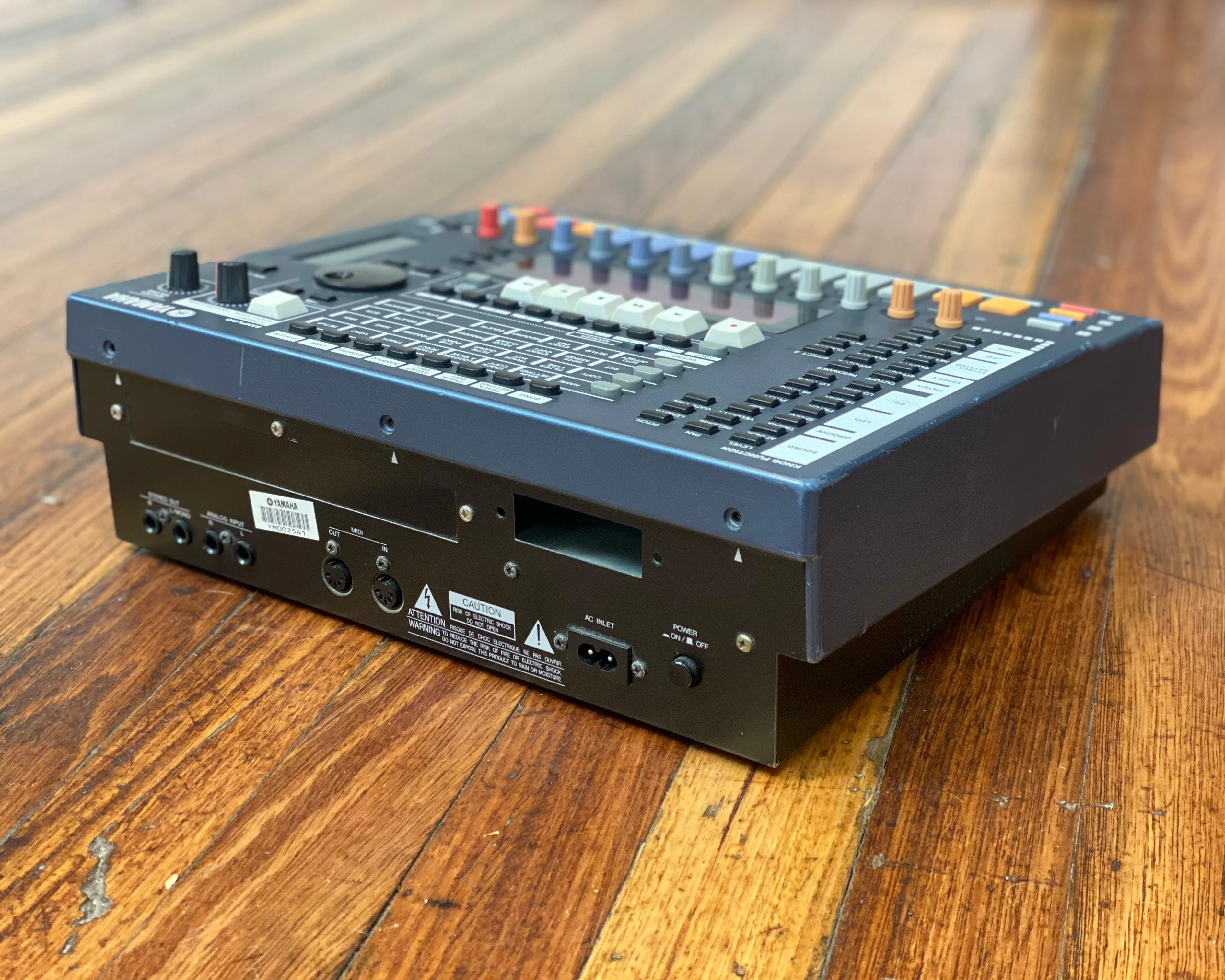 Yamaha SU-700
