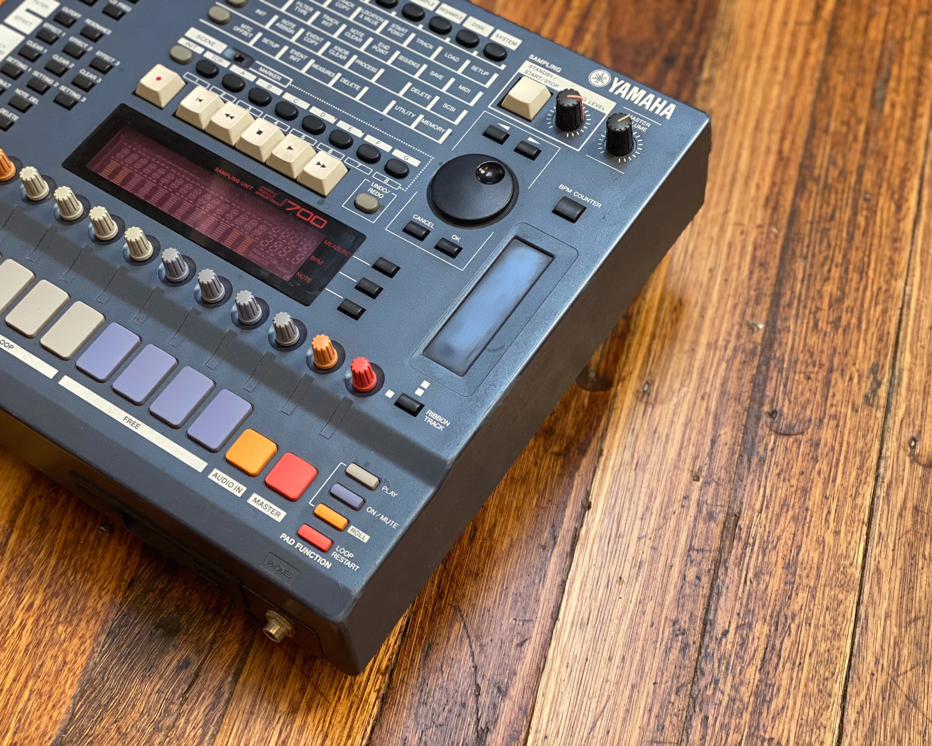 Yamaha SU-700